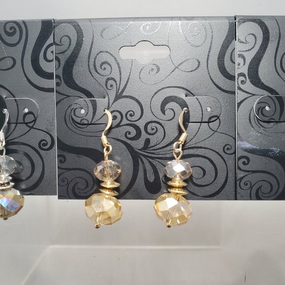 Inter-American set features three pairs of elegant dangle earrings - Picture 5 of 14